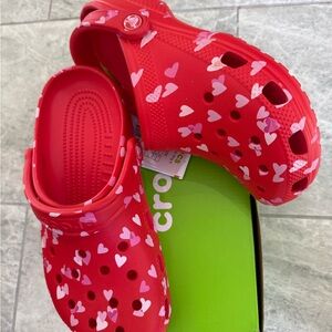 New girls Sz 6 youth CROCS Red Heart clogs valentines